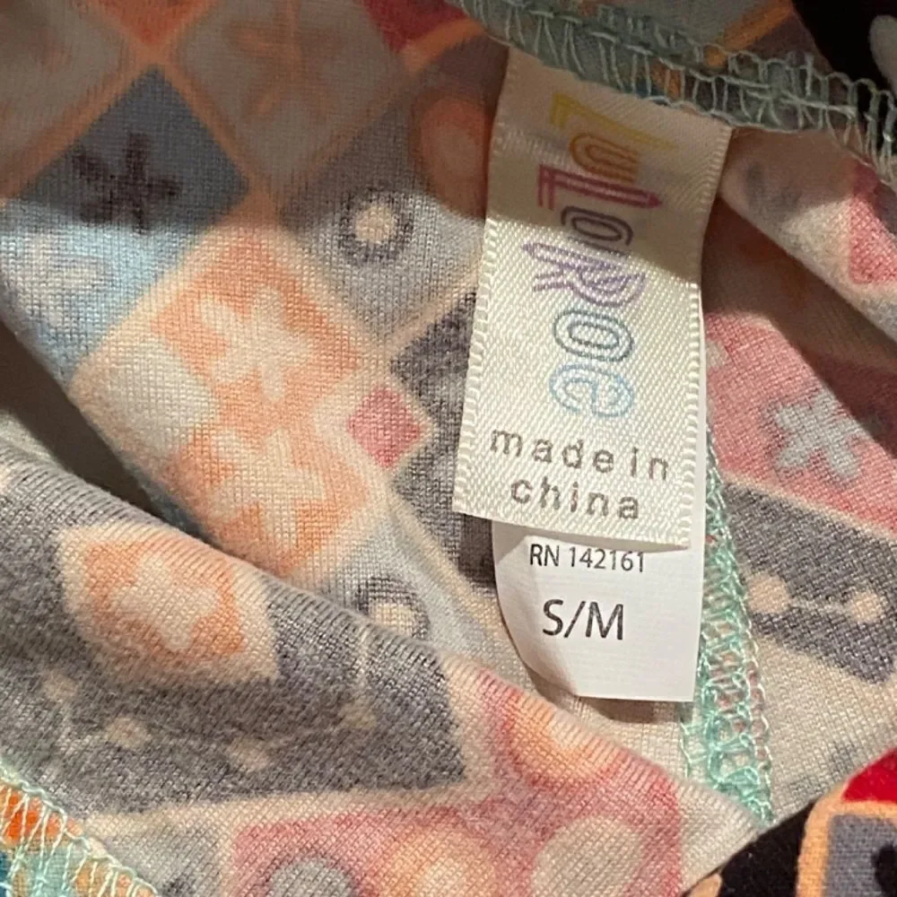 0662 LulaRoe Kids Leggings S/M Squares and X’s Print Orange and Cream New